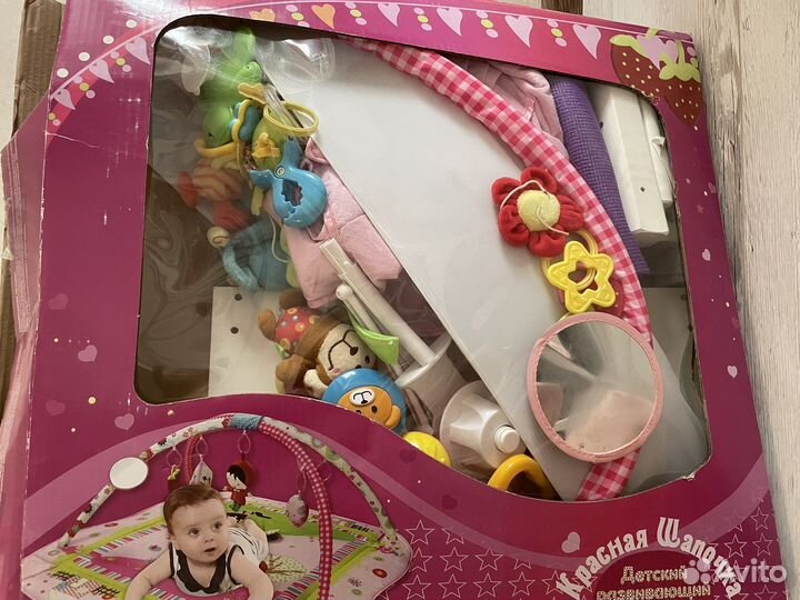 Развивающий коврик, мобиль и погремушки