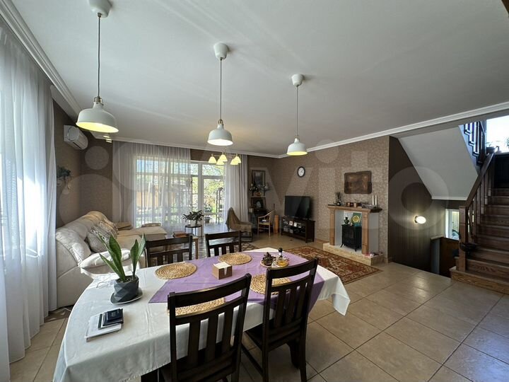 Дом 160 м² на участке 6 сот.