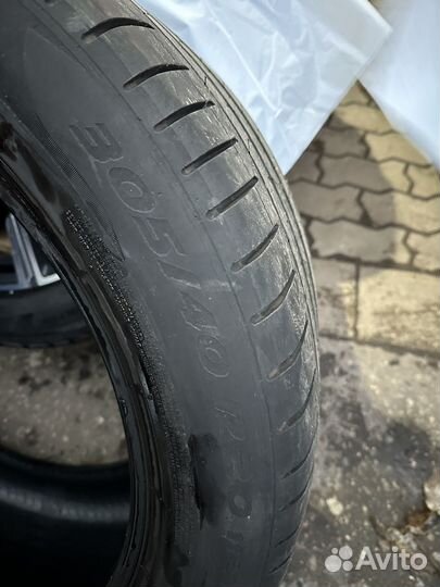 Pirelli P Zero PZ4 275/45 R20 и 305/40 R20 110Y