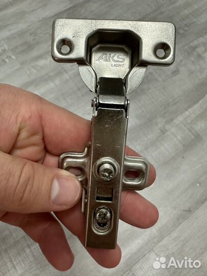 Петли с доводчиком мебельные AKS новые