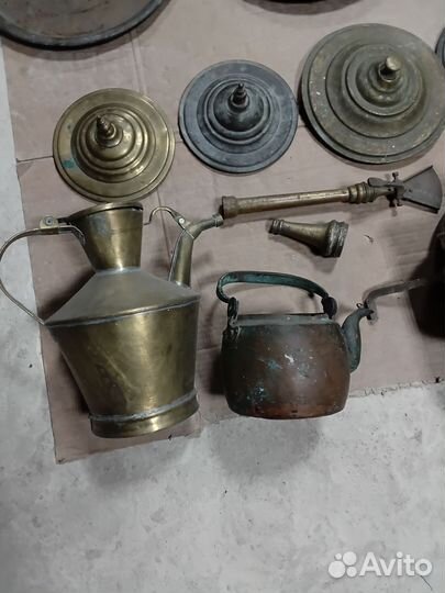 Подносы,капельники,рукомойник,крышки-латунь