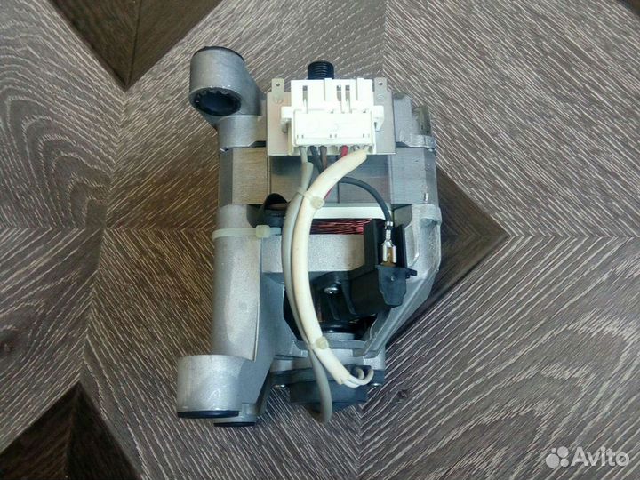 Двигататель стиральной машины