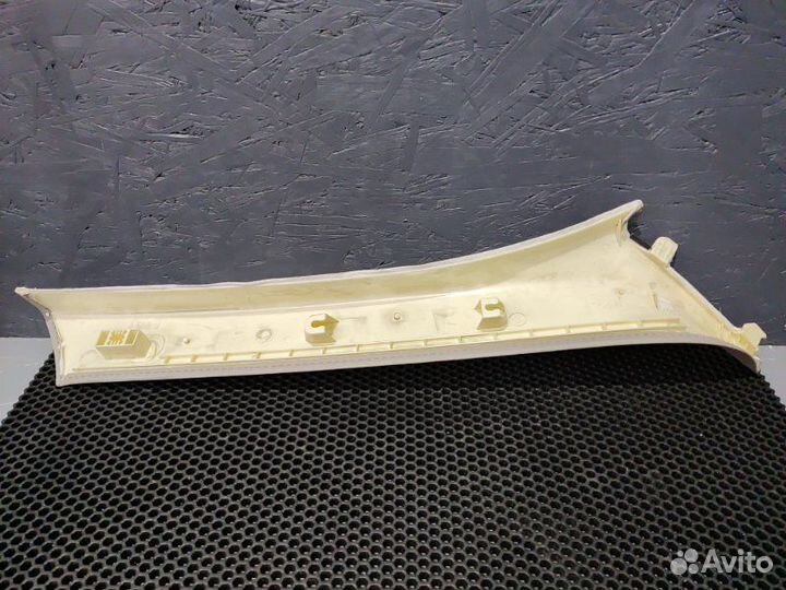 Накладка стойки лобового стекла передняя левая Bmw