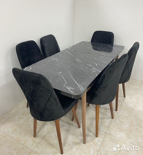 Кухонный стол и стулья