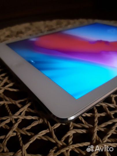 Apple iPad Air Wi-Fi + Cellular 16GB