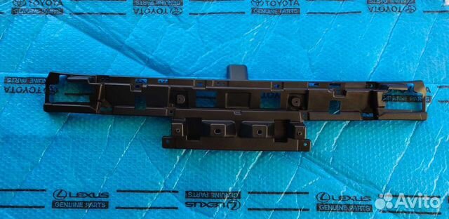 Кронштейн в решетку радиатора Lx без дефектов