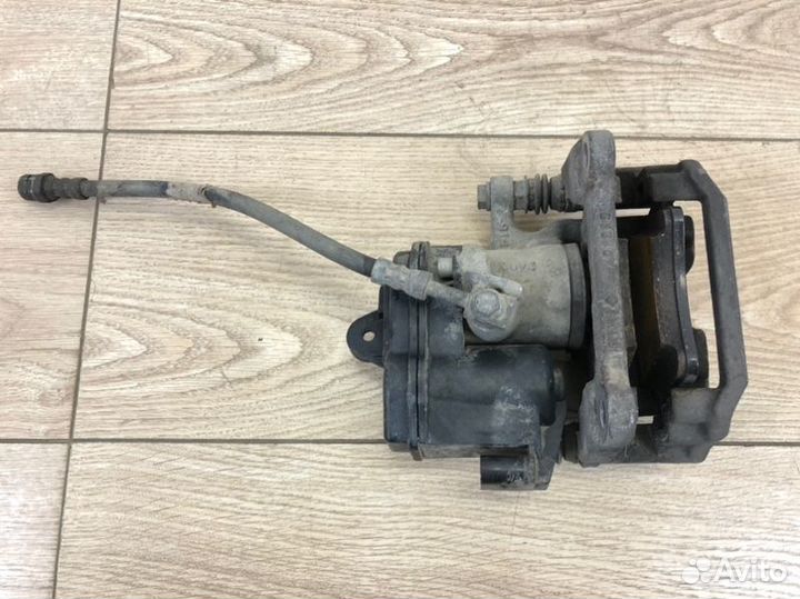 Суппорт тормозной задний левый Audi A4 S-Line B9 1