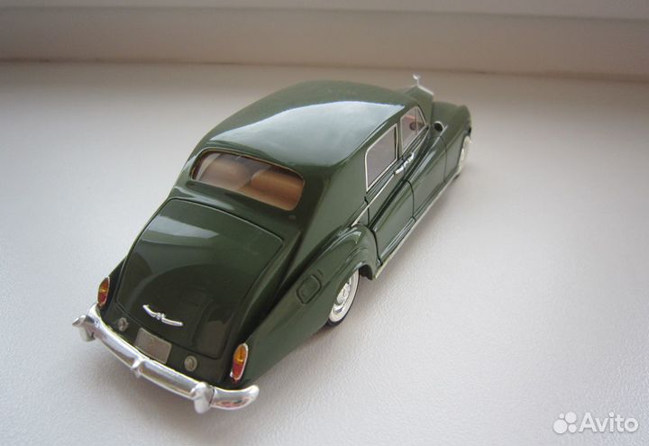 1/43 1967 Rolls Royce Phantom V PV23 James Young