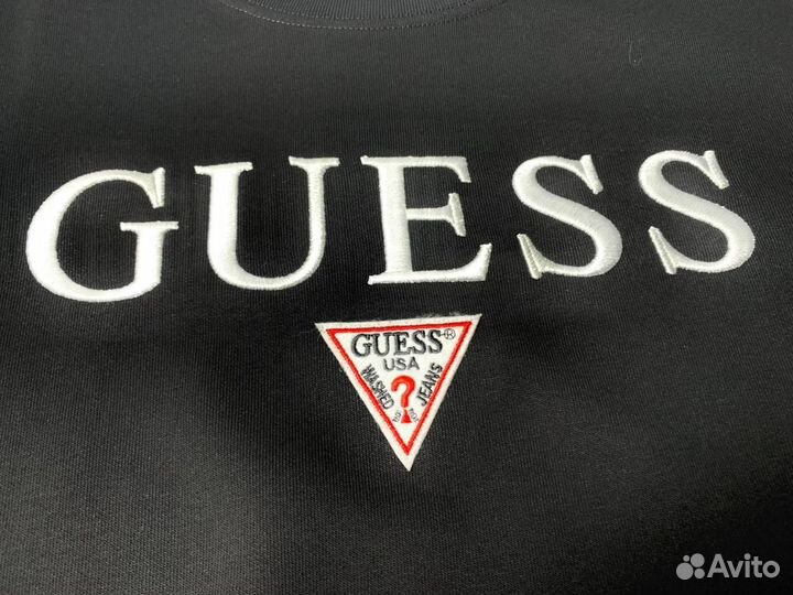 Найдите свой стиль с свитшотом Guess