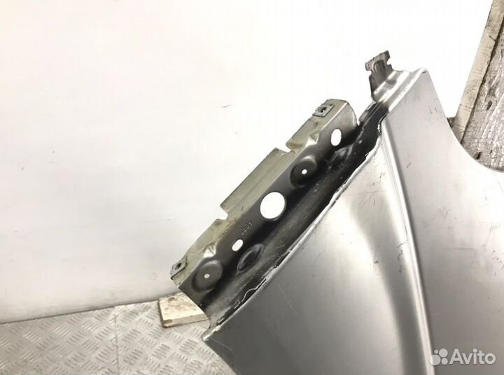 Крыло переднее левое Opel Vivaro 1.9 cdti 2006