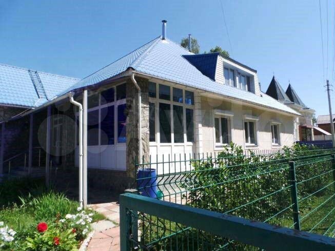 Дом 395 м² на участке 8 сот.