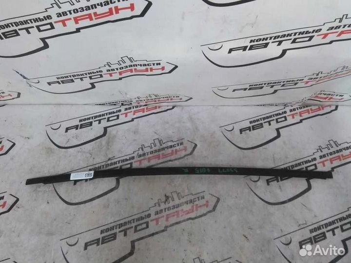 Молдинг лобового стекла nissan sunny B15 FB15 FNB1