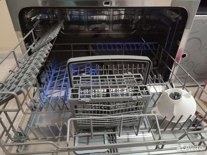 Посудомоечная машина Midea mcfd55320W
