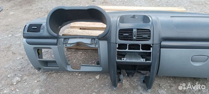 Торпедо, панель Рено Симбол 1 рестайлинг