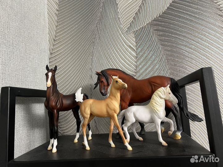 Лошади Breyer и collecta
