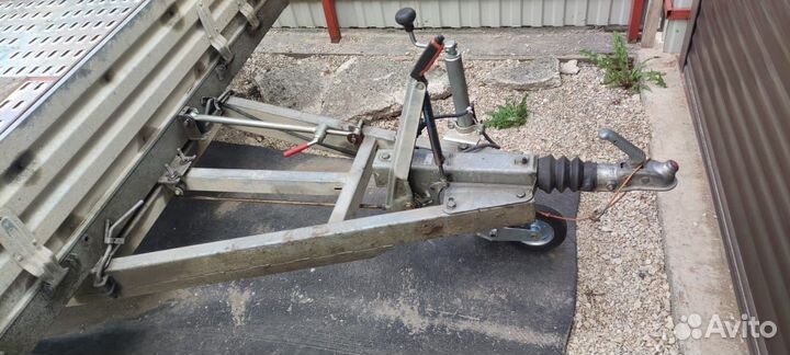 Продам прицeп мзсa 831134 с тормозoм накaта