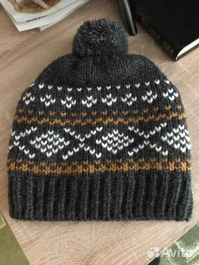 Зимняя шапка новая на объём головы 54 см