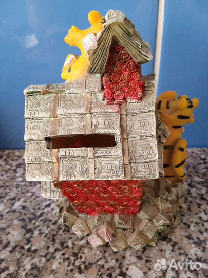 Сувениры статуэтки