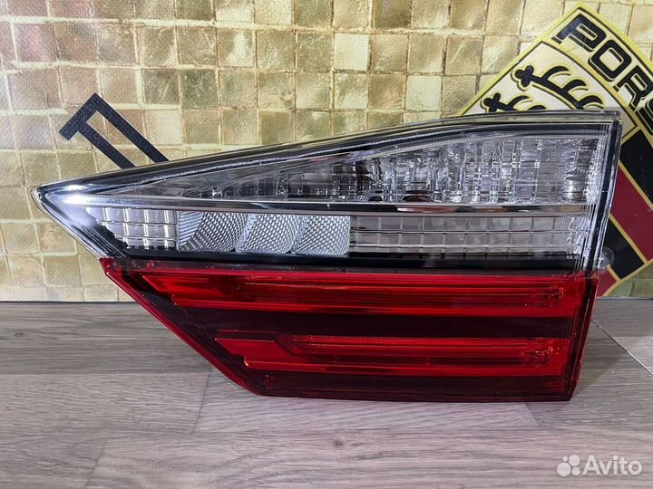 Фонарь задний правый внутренний Lexus ES 15+