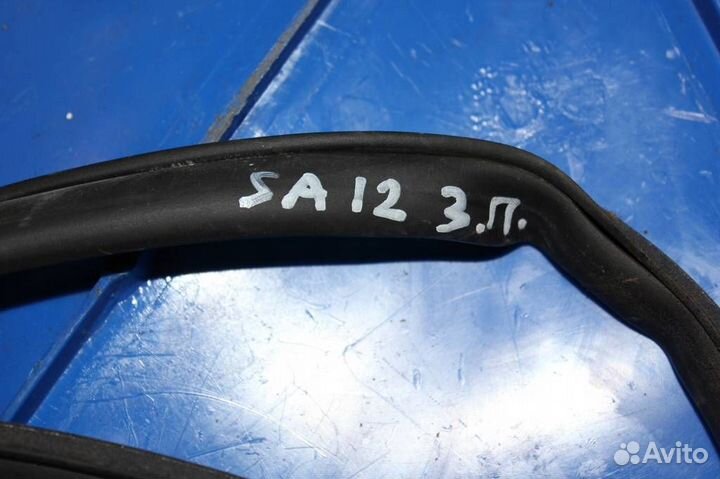 Уплотнитель двери задней правой наружный Audi A5