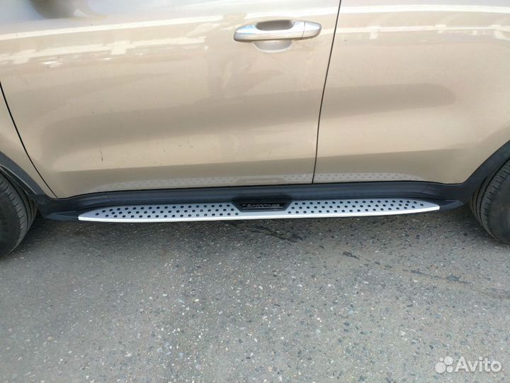 Пороги подножки c логотипом Kia Sportage 4