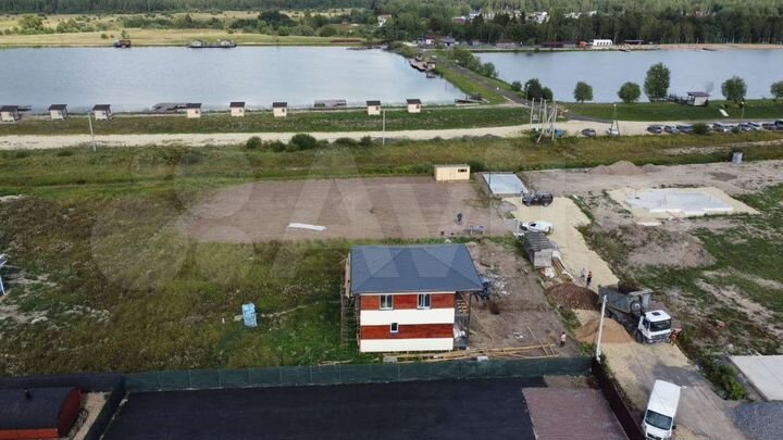 Коттедж 141 м² на участке 12 сот.