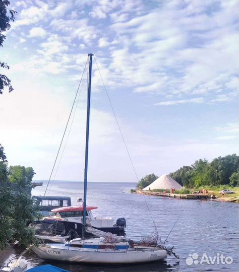 Яхта четвертоник Катран