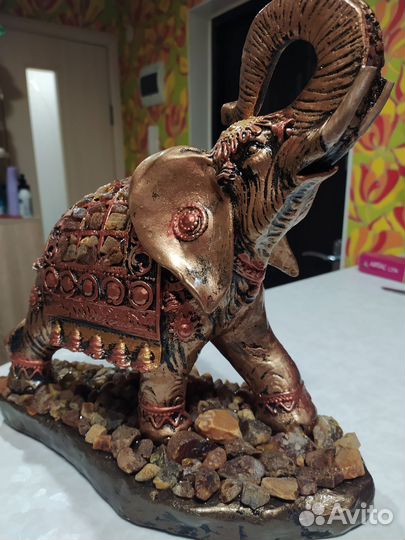 Слон большой в янтаре 28 высота