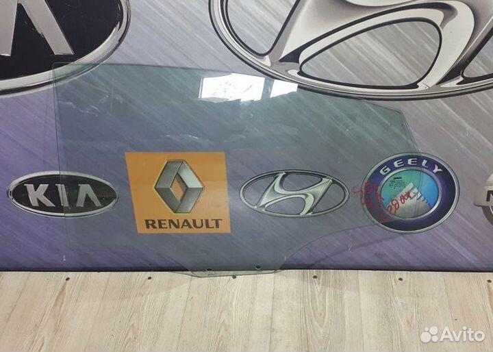 Стекло боковое двери Hyundai solaris Лев
