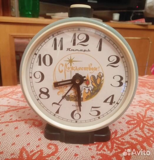 Винтажный советский будильник
