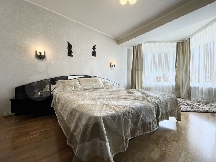 3-к. квартира, 82,2 м², 10/10 эт.