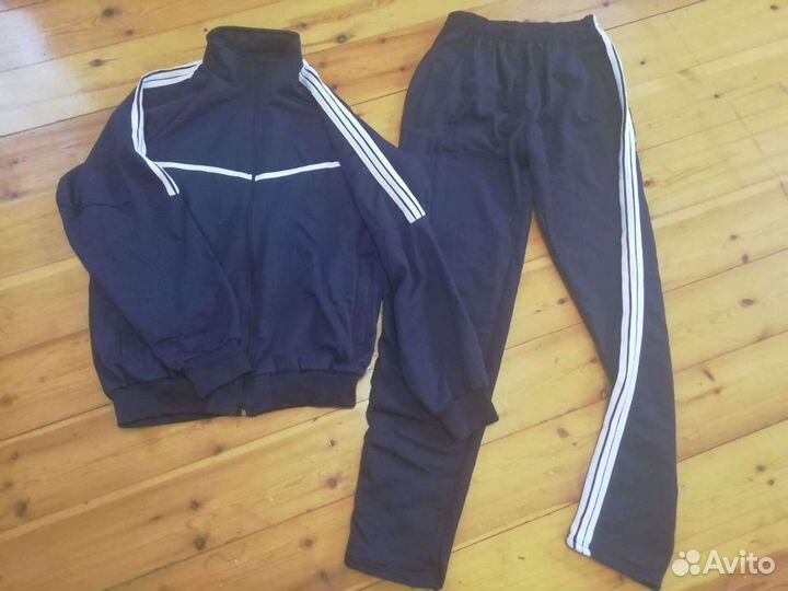 Костюм спортивный