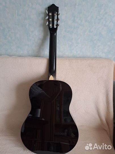 Акустическая гитара