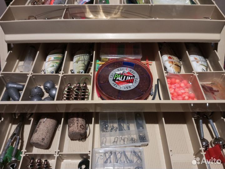 Ящик со снастями для рыбалки