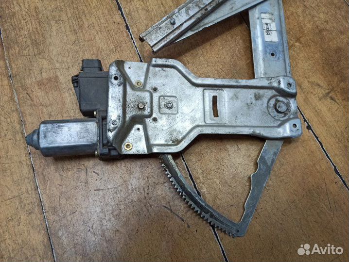 Стеклоподъемник передний левый Opel Vectra B