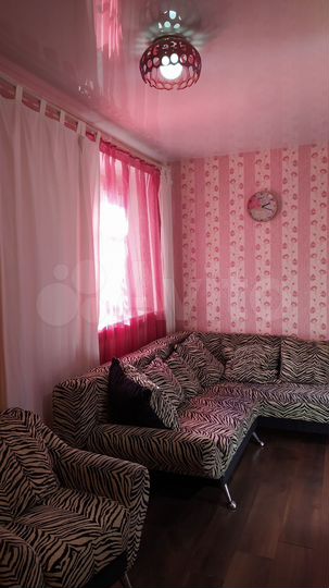 2-к. квартира, 40 м², 1/3 эт.