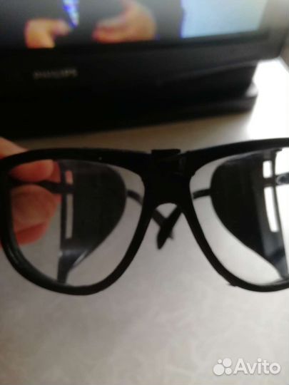 Очки защитные стекло