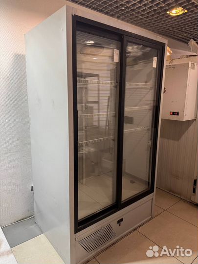 Холодильный шкаф