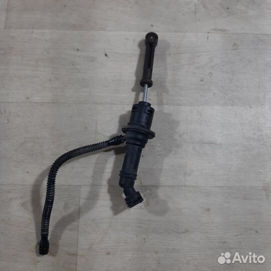 Главный цилиндр сцепления Renault Logan седан 2017