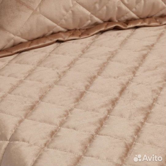 Покрывало с подушками новое. Размер 240*230, 50*70