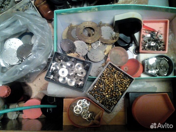 Запчасти для ремонта часов