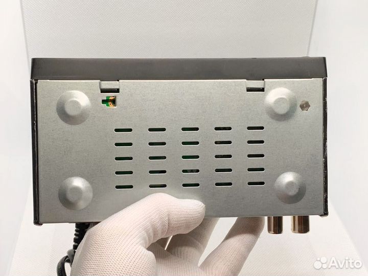 Цифровой ресивер / Эфирная DVB-T2 тв приставка