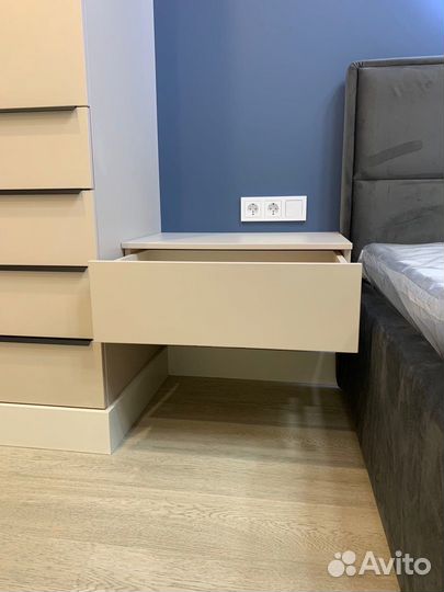 Шкаф + прикроватные тумбы