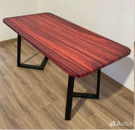 Компьютерный стол 'Famous Growth'