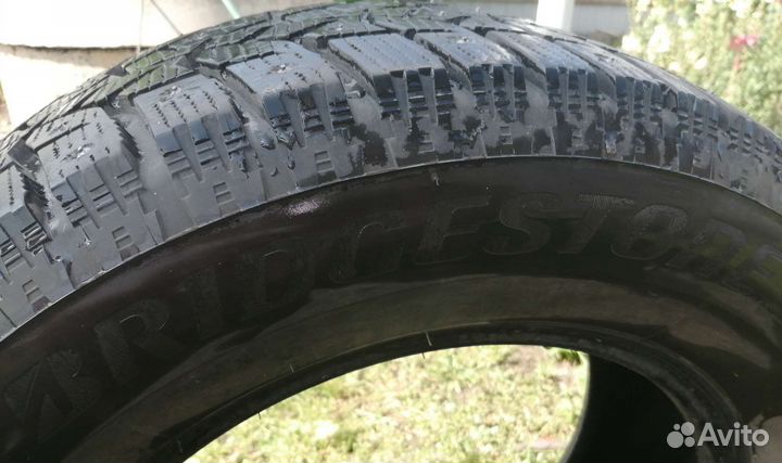 Bridgestone Blizzak Spike-02 235/60 R16