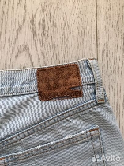 Джинсовые шорты Levis / W25