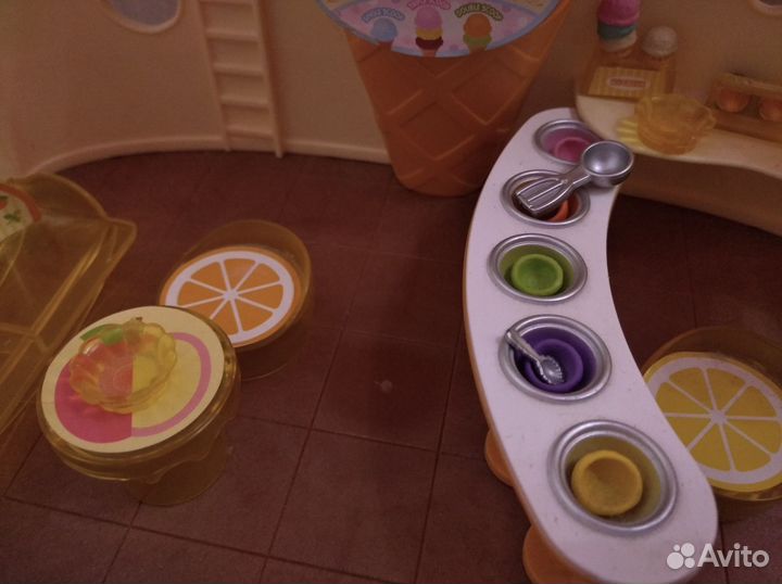 Большой магазин мороженого Sylvanian Families