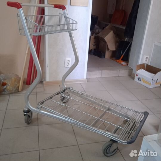 Стол- витрина