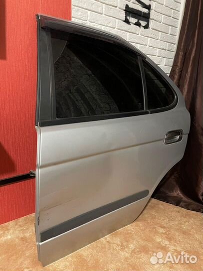 Дверь Ниссан Санни nissan sunny