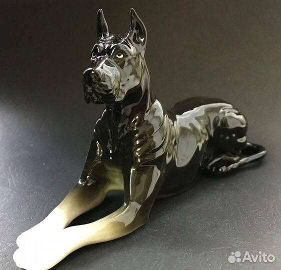 Дог фарфоровая статуэтка собаки